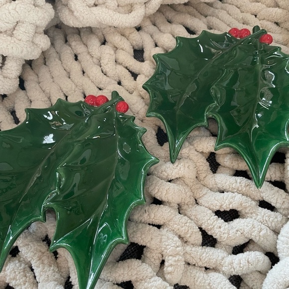 SET OF 2 VINTAGE CERAMIC HOLLY BERRY DIVIDED CANDY/RELISH/TRINKET DISH - Picture 1 of 11